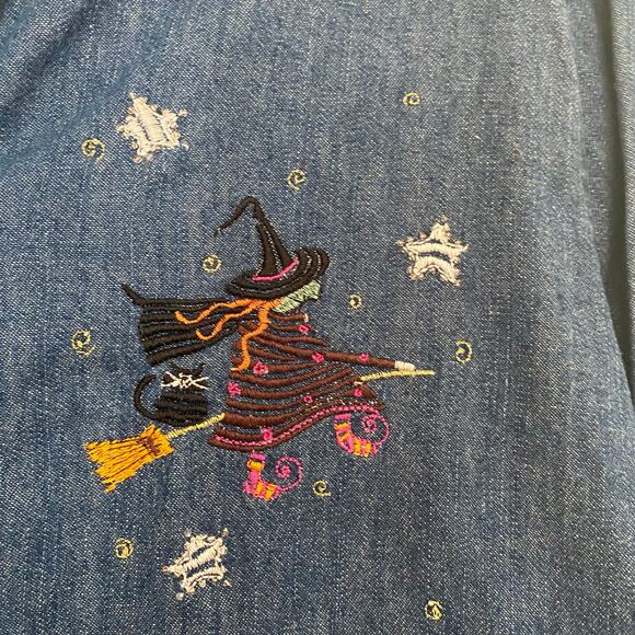 Halloween embroidered Shirt Denim Blue Womens Size 10 Witch Black Cat - Picture 5 of 7